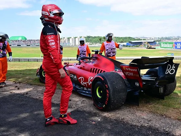 Charles Leclerc marah besar tidak bisa selesaikan balapan di GP Sao Paulo.