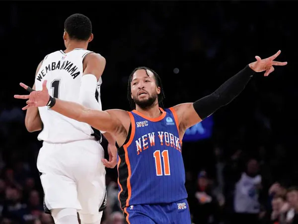 Jalen Brunson mencetak 25 poin saat New York Knicks meraih kemenangan 126-105 atas San Antonio Spurs. (Foto: Reuters)