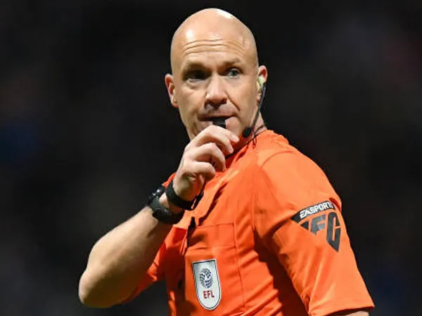 Kembali ke Premier League, Anthony Taylor Pimpin Laga Chelsea vs Man City
