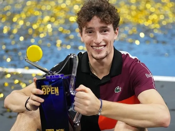 Amankan Gelar Di Metz, Ugo Humbert Debut Di Peringkat 20 Besar
