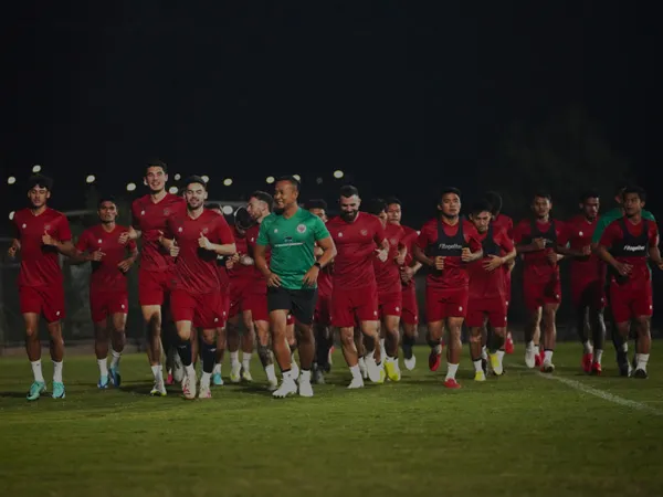 Latihan lengkap pertama timnas Indonesia dalam persiapan jelang menghadapi Irak