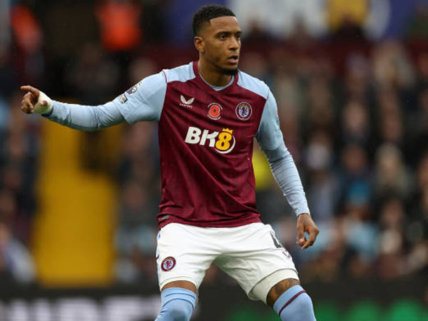 Andros Townsend Puji Perkembangan Ezri Konsa di Aston Villa