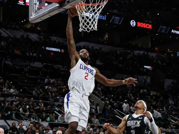 Kawhi Leonard mencetak 26 poin saat Los Angeles Clippers mengalahkan San Antonio Spurs 109-102. (Foto: Reuters)