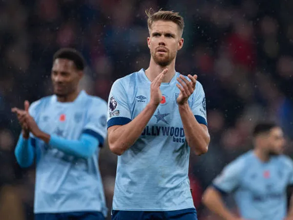 Kristoffer Ajer Resmi Perpanjang Kontrak di Brentford Hingga 2028