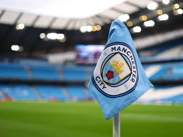 Manchester City Buatkan Patung untuk Trio Legenda Klub, Siapa Saja?
