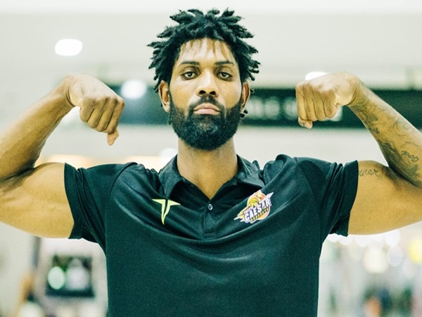 Anthony January, Pemain Asing Pertama Tiba di Pacific Caesar