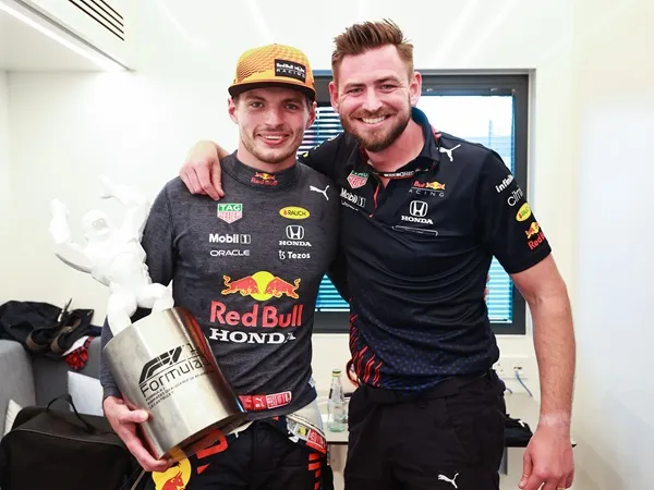 Max Verstappen, Bradley Scanes