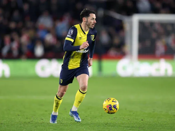 Bournemouth Resmi Perpanjang Kontrak Adam Smith Hingga 2025