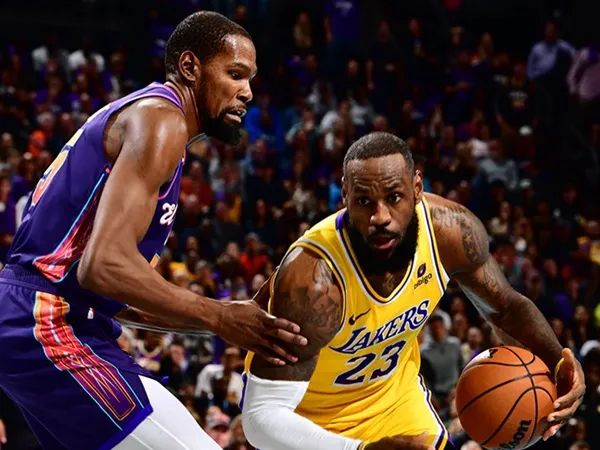 LeBron James Berikan Ucapan Selamat ke Kevin Durant