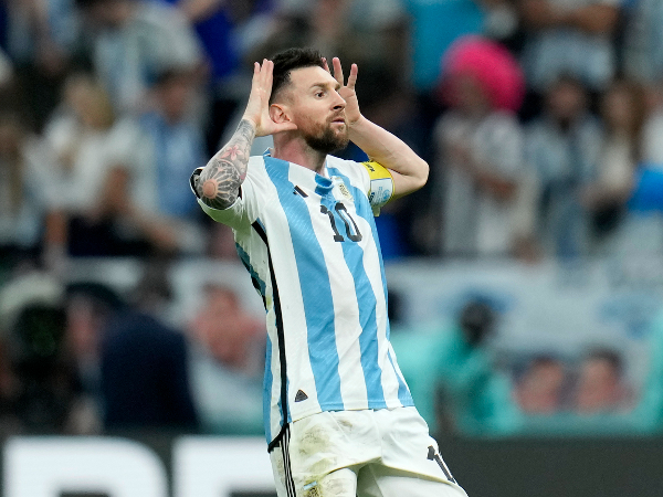 Lionel Messi Sesali Selebrasi Kontroversialnya Untuk Louis Van Gaal