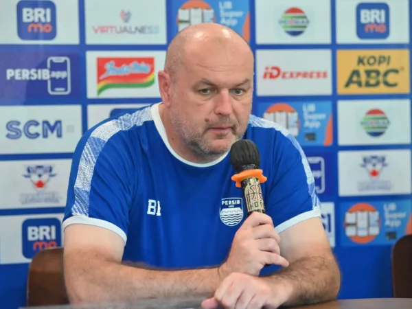 pelatih Persib, Bojan Hodak