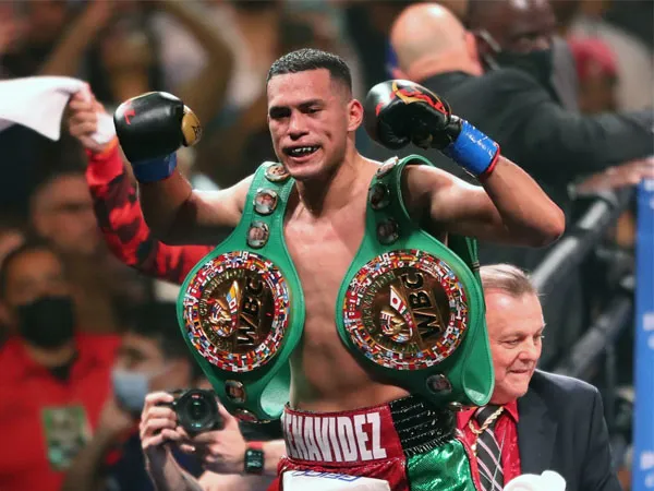 David Benavidez dinilai "terlalu berbahaya" jika bertemu Canelo Alvarez. (Foto: Bad Left Hook)