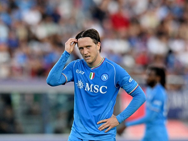 Hadapi Juventus, Napoli Cemaskan Kondisi Piotr Zielinski dan Zanoli