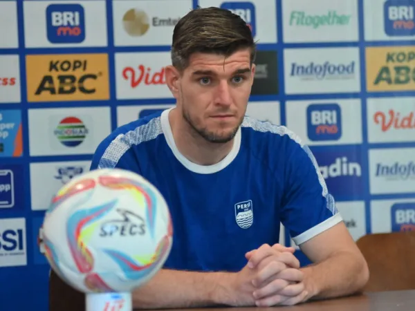 Nick Kuipers dalam jumpa pers jelang laga