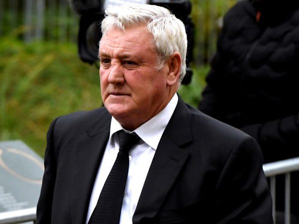 Steve Bruce: MU Terlalu Mudah Beri Kemenangan Bagi Bayer Munich