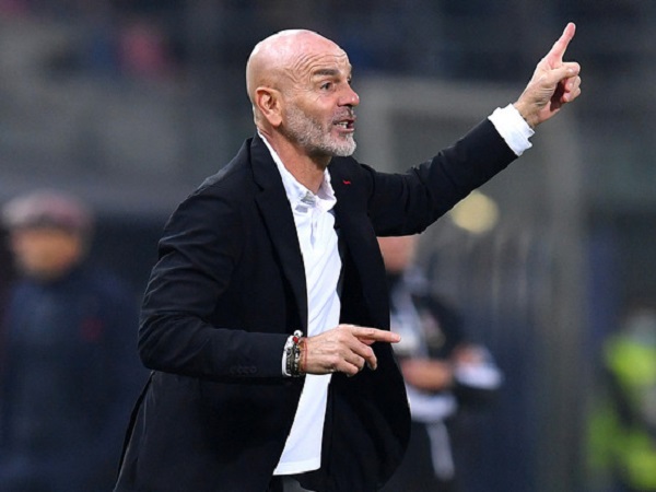 St. James Park Terlalu Berisik, Stefano Pioli Sulit Kasih Instruksi