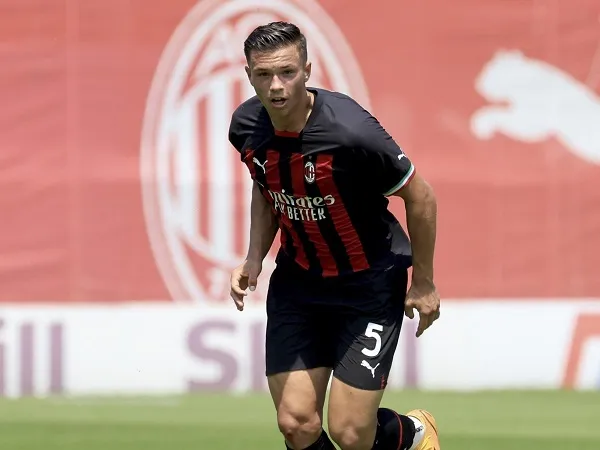 Krisis Bek, Milan Mungkin Mainkan Jan-Carlo Simic dan Davide Bartesaghi