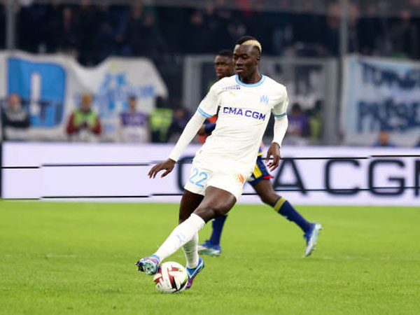 Perkuat Lini Tengah, Burnley Incar Pape Gueye Dari Marseille