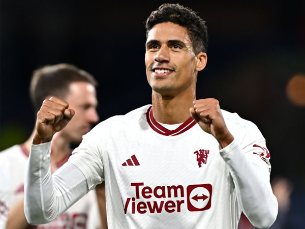 Raphael Varane Tampil Oke Saat MU Imbangi Liverpool