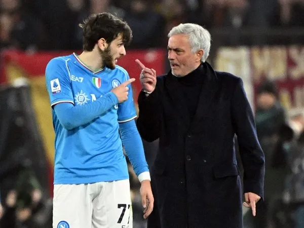 Jose Mourinho vs Kvicha Kvaratskhelia