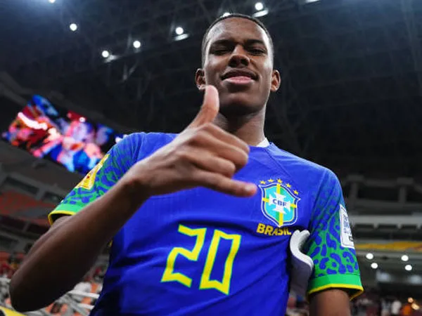 Barcelona Berpotensi Kehilangan Peluang Datangkan Estevao Willian