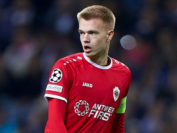 Arthur Vermeeren Tanggapi Rumor Ketertarikan Manchester United