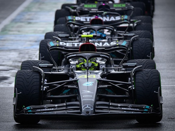 Lewis Hamilton Harus Punya Mobil Terbaik untuk Kalahkan Verstappen