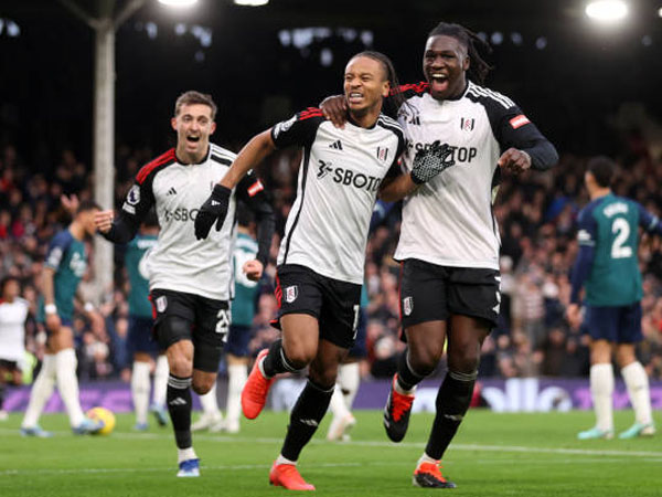 Hasil Pertandingan Premier League: Fulham 2-1 Arsenal