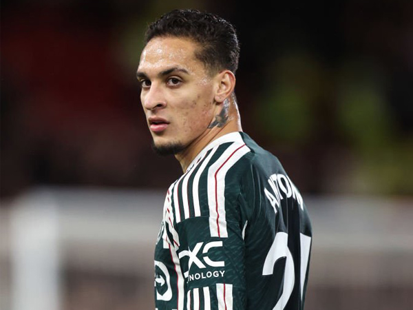 Antony Disebut Tak Layak Bermain di Manchester United