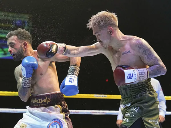 Kazuto Ioka Babat Habis Josber Perez, Menghentikannya Dalam Tujuh Ronde