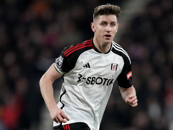 Tom Cairney Puji Performa Fulham Usai Kalahkan Arsenal