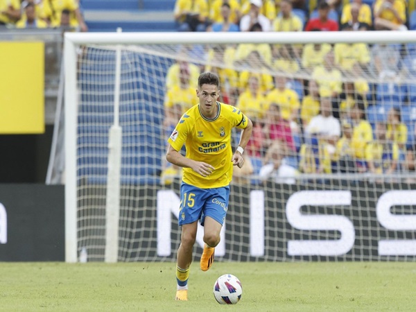 Cari Pengganti Savic, Atletico Madrid Incar Bek Tengah Las Palmas