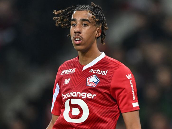 Manchester United Dapat Dukungan Rekrut Leny Yoro