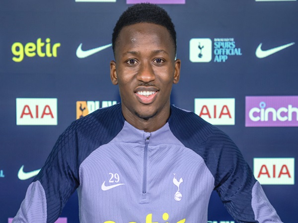 Pape Matar Sarr Resmi Teken Kontrak Baru di Tottenham Hingga 2030