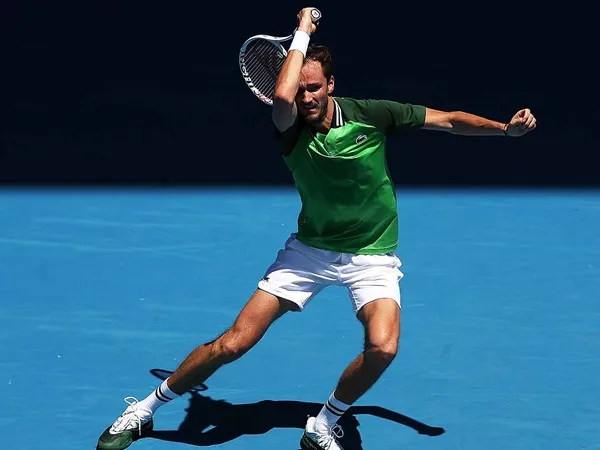 Hasil Australian Open: Daniil Medvedev Lalui Jalan Berliku Menuju Babak Kedua