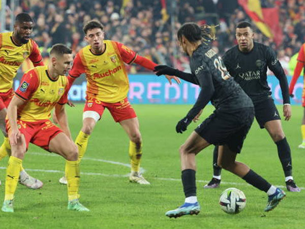 Hasil Pertandingan Ligue 1 Prancis: RC Lens 0-2 Paris St Germain