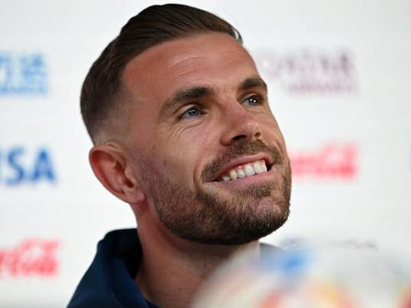 John van't Schip Akui Ajax Tertarik Datangkan Jordan Henderson