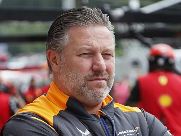 Bos McLaren Kembali Kecam Hubungan Istimewa AlphaTauri-Red Bull