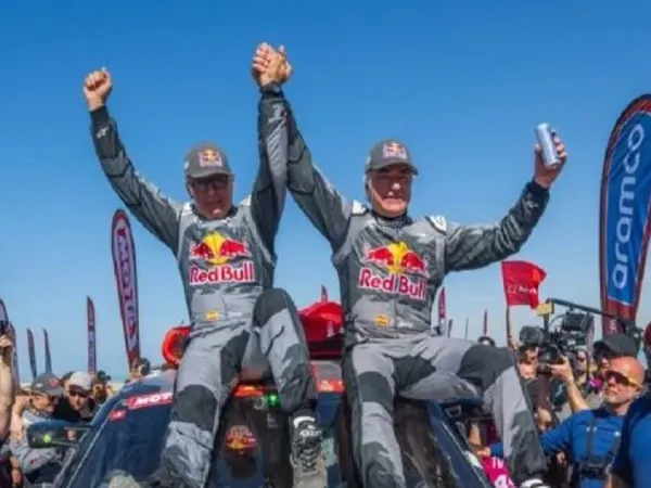 Carlos Sainz Cetak Sejarah Saat Menangkan Reli Dakar