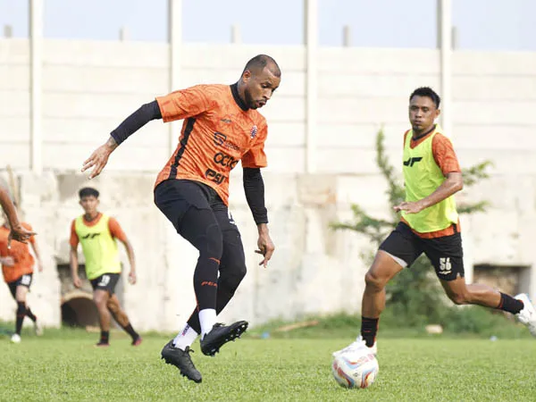 Gustavo Almeida Berikan Pandangannya Terkait Lini Pertahanan Persija