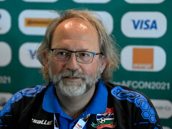 Tom Saintfiet Tinggalkan Gambia Setelah Gagal di Piala Afrika