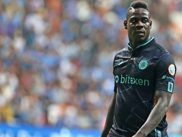 Enzo Raiola Akui Mario Balotelli Berpeluang Mudik ke Italia