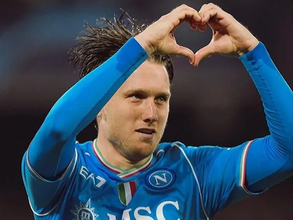 Napoli Yakin Victor Osimhen dan Piotr Zielinski Tetap Profesional