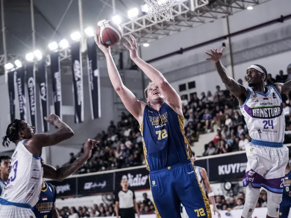 Julius Jucikas Terkena Skorsing, Begini Reaksi Pelatih Prawira