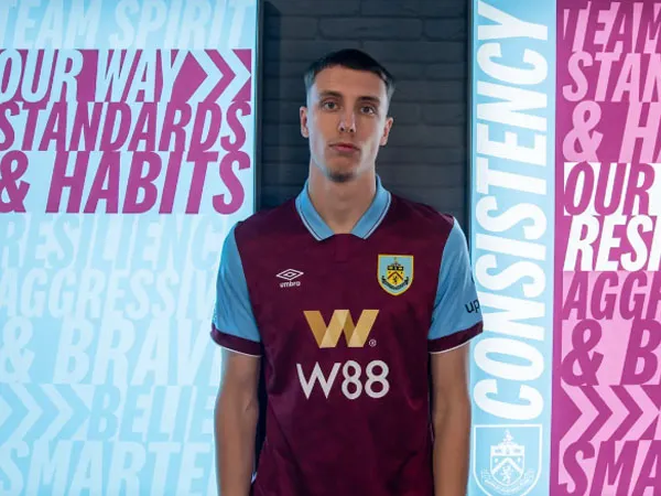 Burnley Berhasil Pinjam Maxime Esteve Dari Montpellier