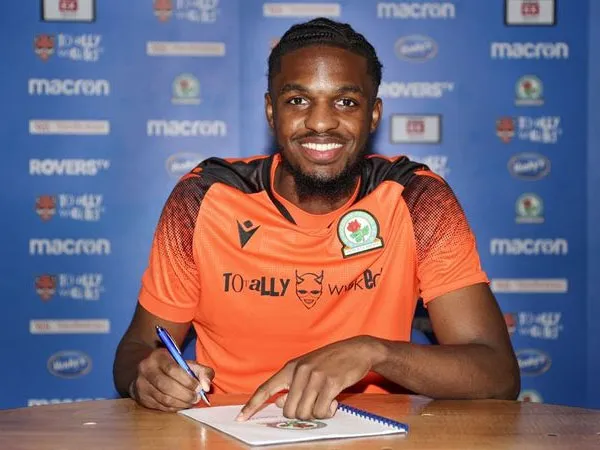 Liverpool Resmi Pinjamkan Billy Koumetio ke Blackburn Rovers