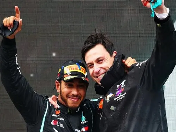 Toto Wolff Menerima Keputusan Hamilton Hengkang ke Ferrari