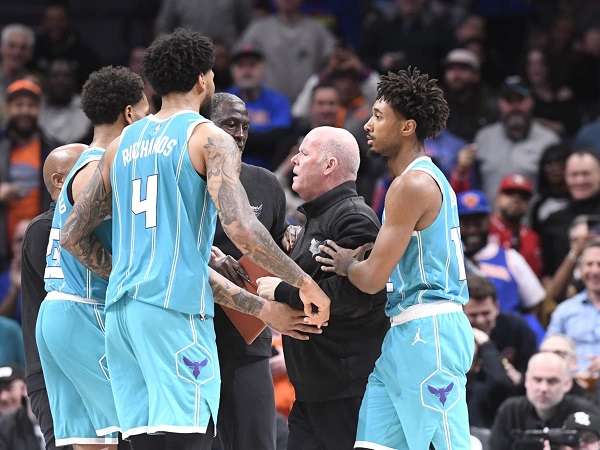 Blak-Blakan, Steve Clifford Sebut Hornets Minim Pemain Bertalenta