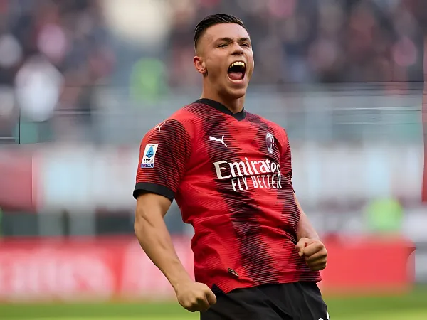 Gagal Dapat Bek Baru, Stefano Pioli Akan Andalkan Jan-Carlo Simic