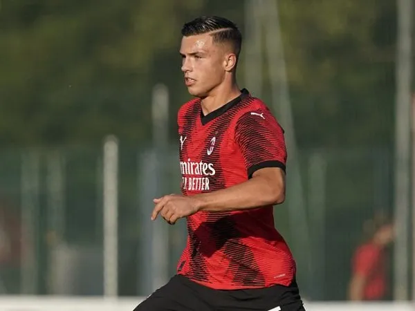 Milan Coret Jan-Carlo Simic Dari Daftar Skuad Untuk Europa League